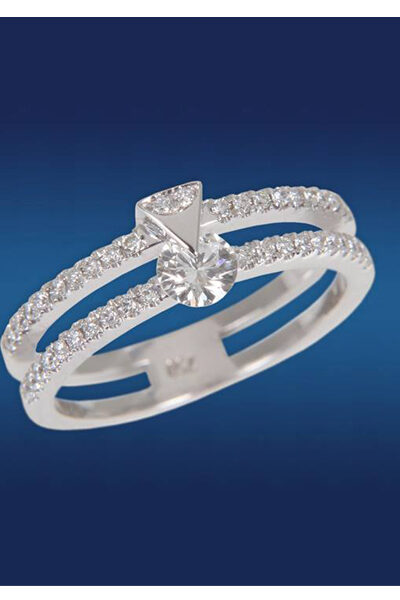 Δαχτυλίδη της σειράς Eternal Love Diamond, με κεντρικό διαμάντι που περιστρέφεται γύρω από τον άξονα της,