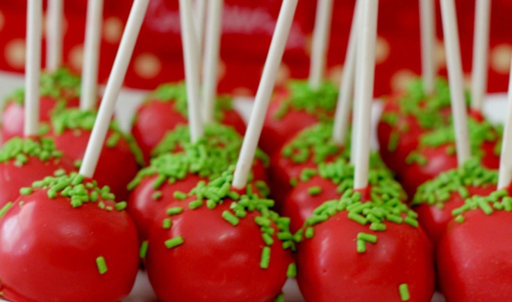 Strawberry cacepops
