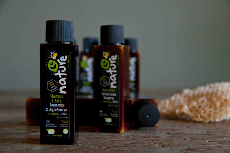 Χαρούμενα πλατσουρίσματα με ελληνικά φυσικά προϊόντα Νature Care Products -Nature_Care_Products_Honey_shampoo+shower_gel